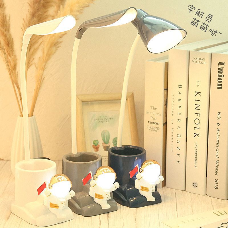 Astronaut Themed Penholder With Dual Lamp